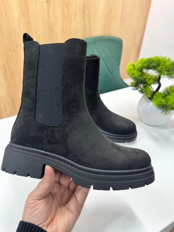 Ghete Chelsea Revolution : LISA 657