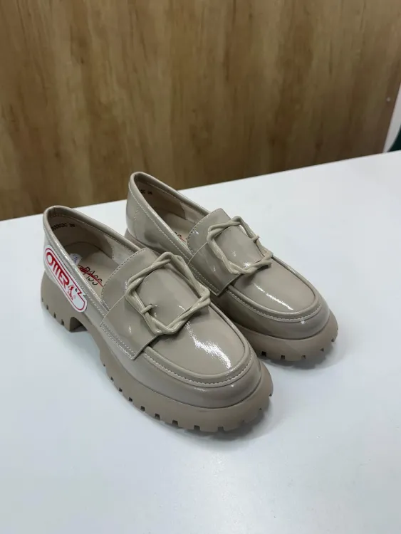 Loafers Otter din Piele Lăcuită Stil Modern D90