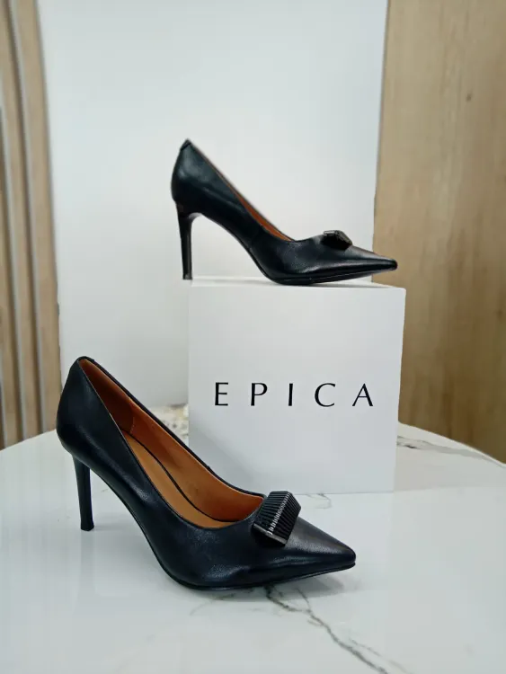 Pantofi Dama Stiletto Epica din Piele Naturala Neagra, Toc 9 cm si Brosa Eleganta